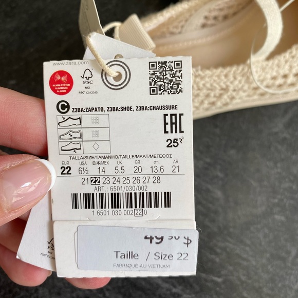 Zara crochet flat toddler EU 22 - Picture 3 of 4